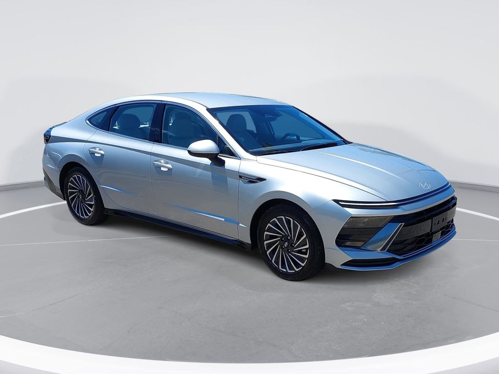 Used 2025 Hyundai Sonata Hybrid SEL Sedan