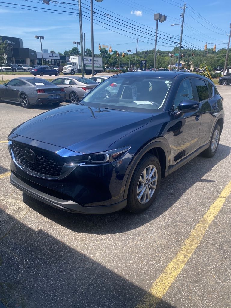 2022 Mazda CX-5 S Preferred package Auto AWD's photo