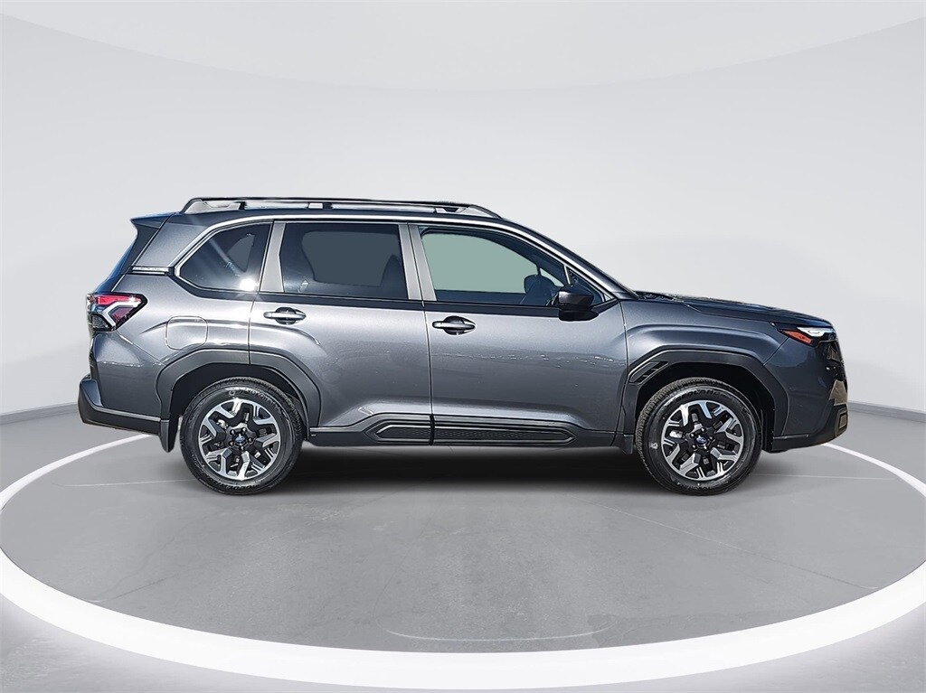 2026 Subaru Forester Premium photo 4