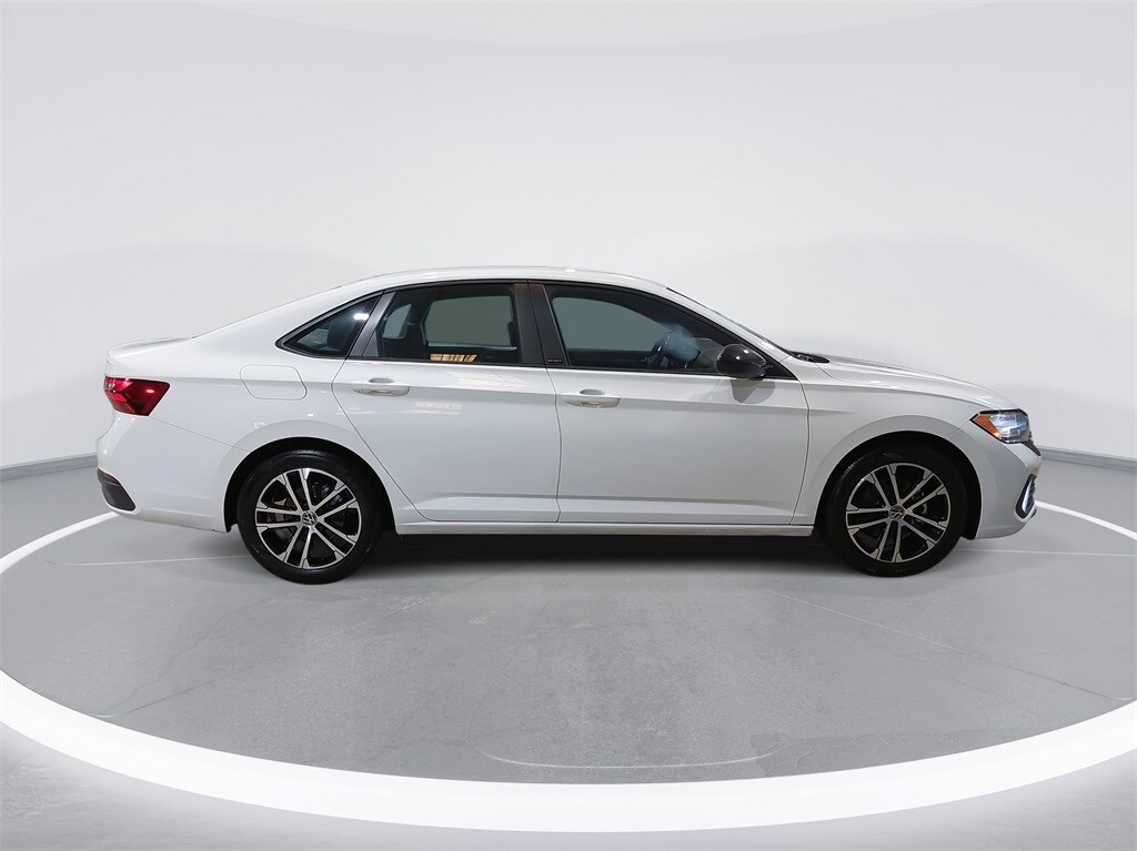 2023 Volkswagen Jetta 1.5T Sport photo 4