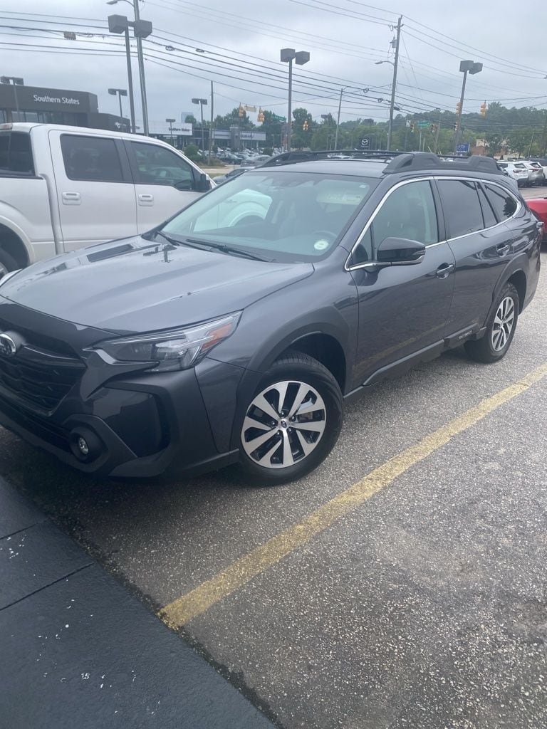 2024 Subaru Outback Premium's photo
