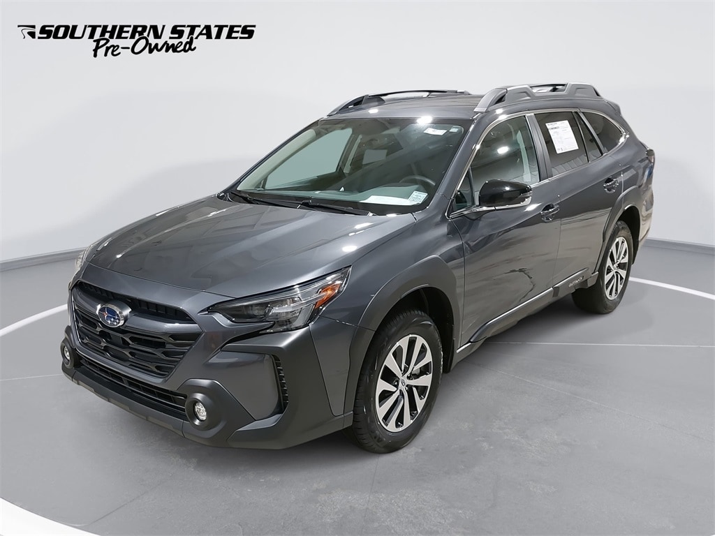 2025 Subaru Outback Premium's photo