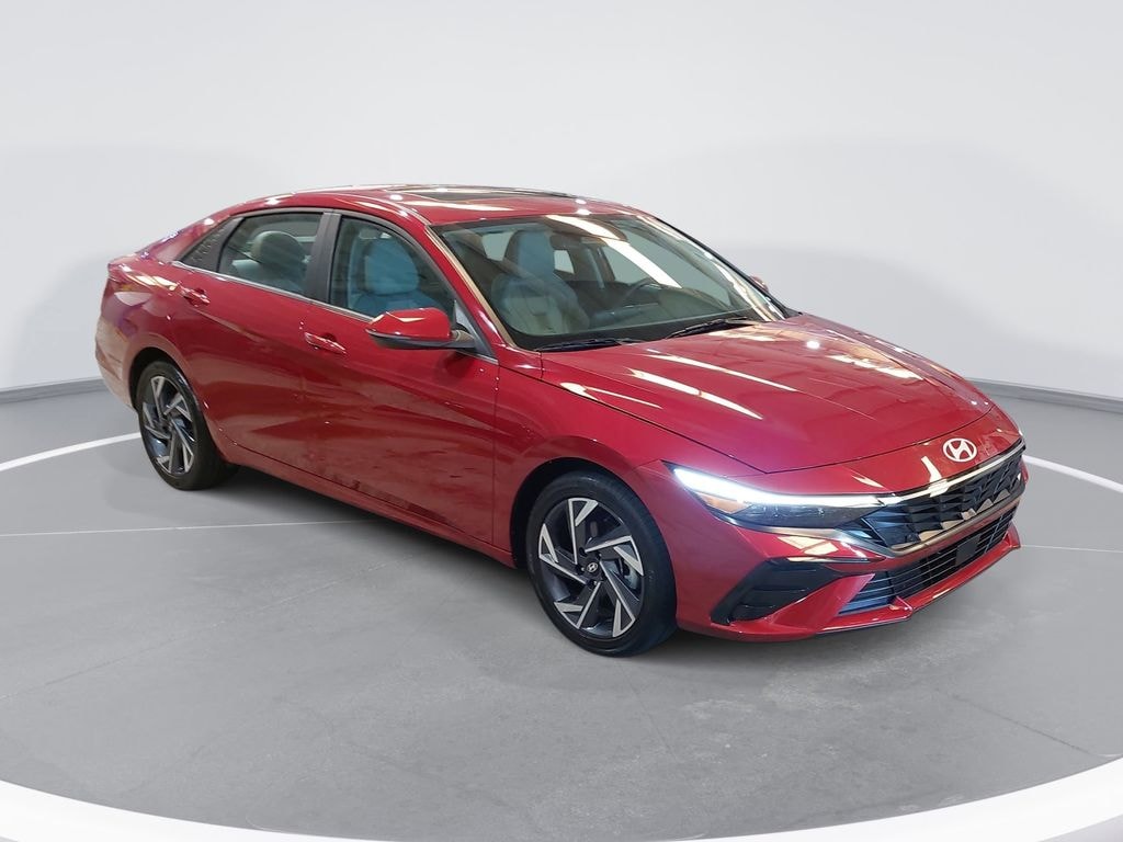 Used 2025 Hyundai Elantra Limited Sedan