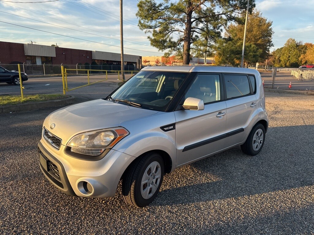 Used 2013 Kia Soul Base Hatchback