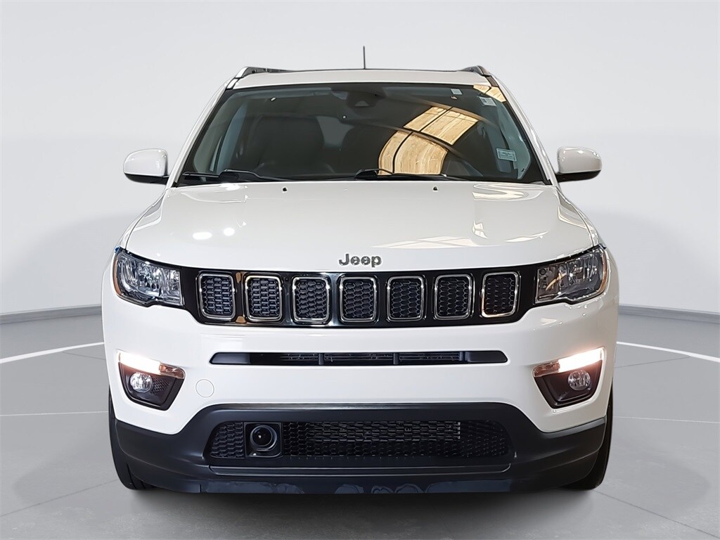 2020 Jeep Compass Latitude photo 2