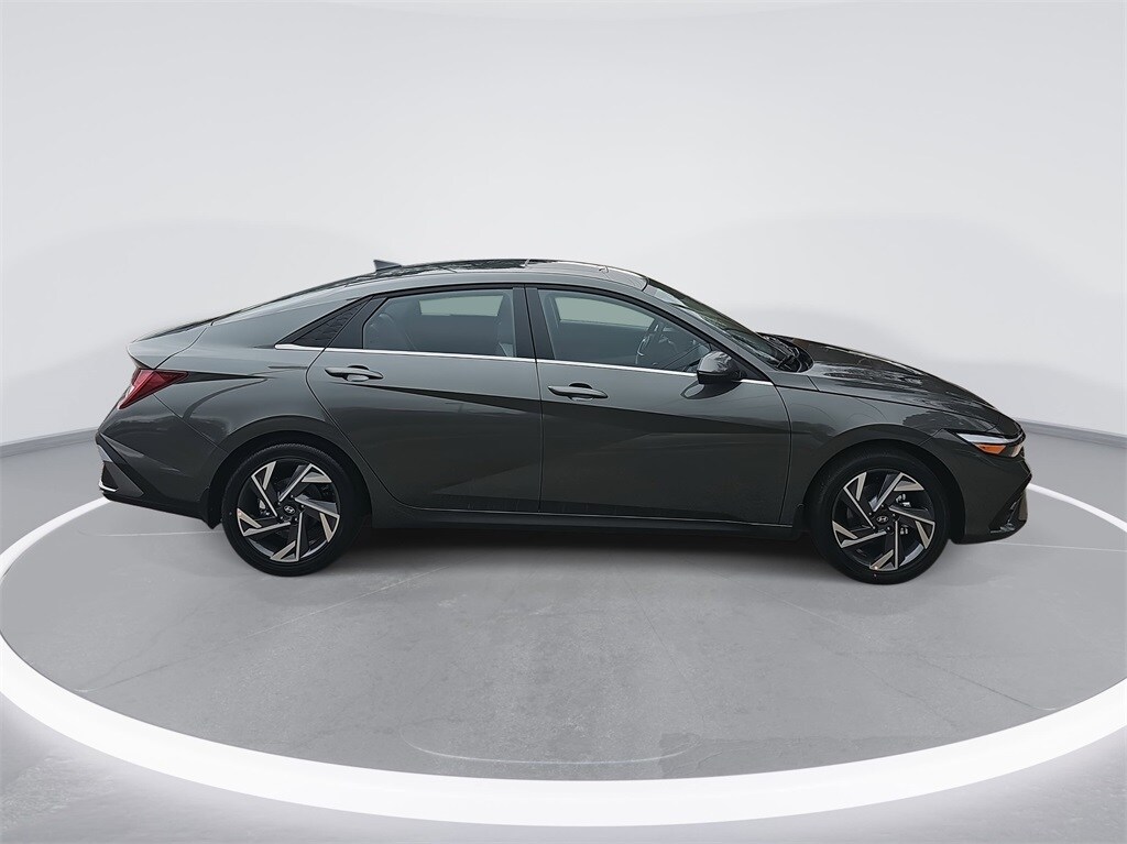 New 2026 Hyundai Elantra Hybrid Limited Sedan