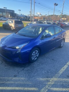 2017 Toyota Prius Four Hatchback JTDKARFUXH3052380