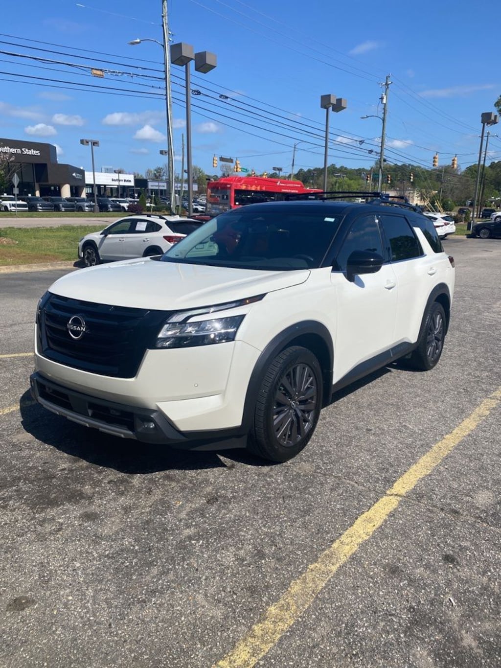 Used 2023 Nissan Pathfinder SL SUV