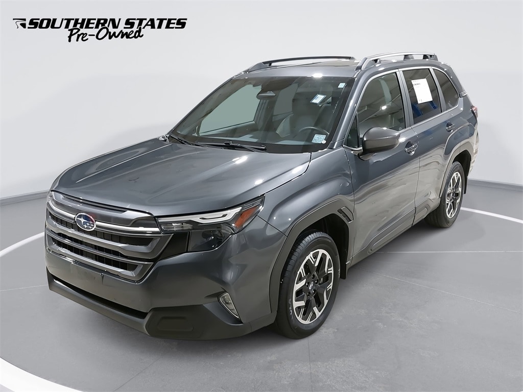 2025 Subaru Forester Premium's photo