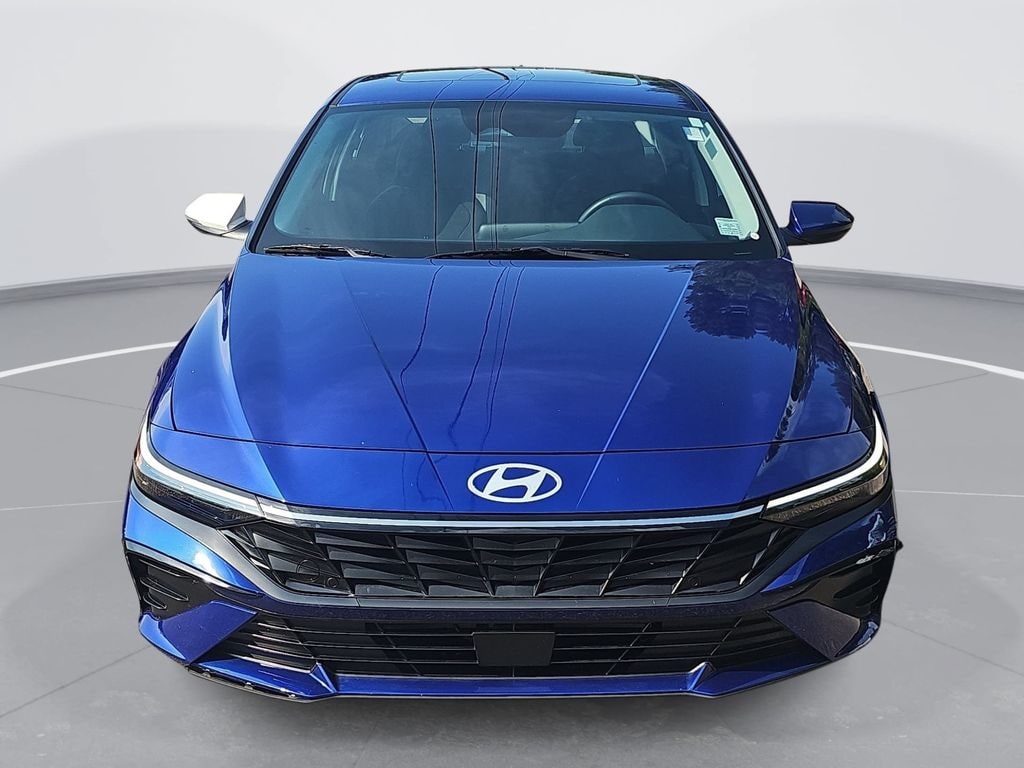 Used 2025 Hyundai Elantra SEL Convenience Sedan