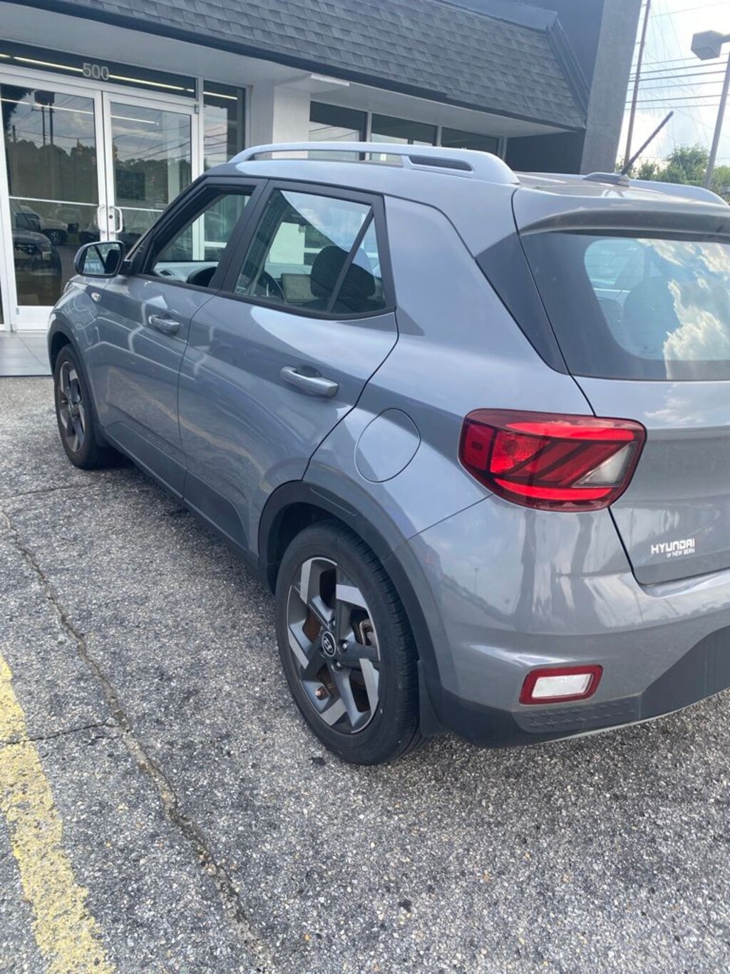 Used 2023 Hyundai Venue SEL SUV