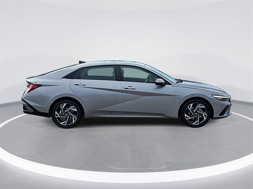 New 2026 Hyundai Elantra Limited Sedan