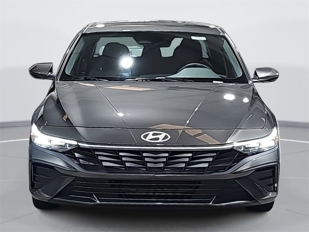 New 2026 Hyundai Elantra SE Sedan