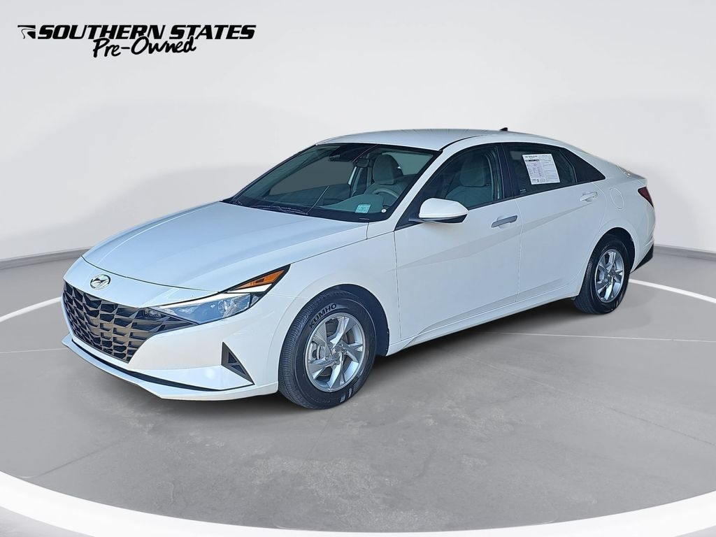 Used 2023 Hyundai Elantra SE Sedan