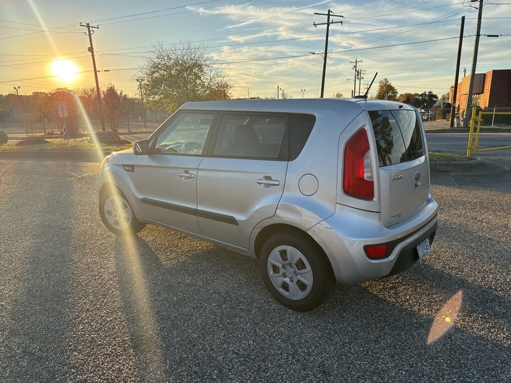 Used 2013 Kia Soul Base Hatchback