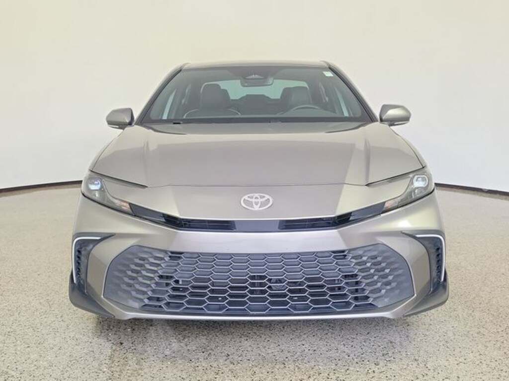 Used 2025 Toyota Camry SE Sedan