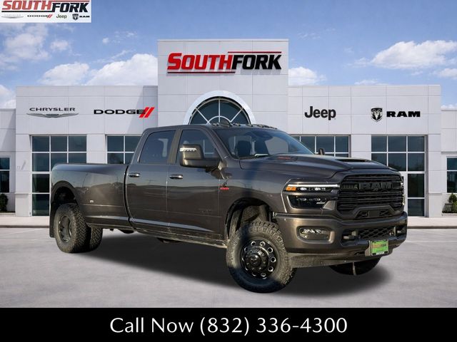 2025 RAM Ram 3500 Pickup Laramie's photo