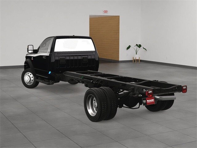 2025 Ram 5500 Tradesman photo 4