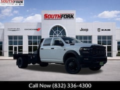 2026 Ram 5500 Chassis Cab TRADESMAN  CREW  4X4 84' CA Pickup