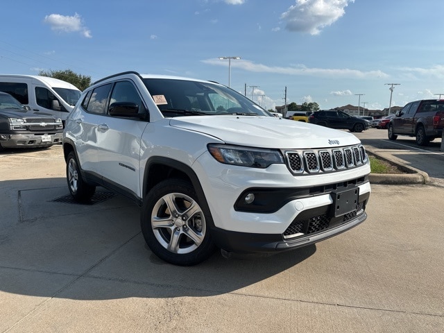 Used 2024 Jeep Compass Latitude with VIN 3C4NJDBN5RT604338 for sale in Manvel, TX