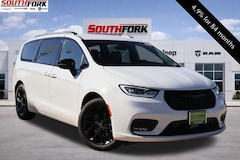 2026 Chrysler Pacifica SELECT Passenger Van