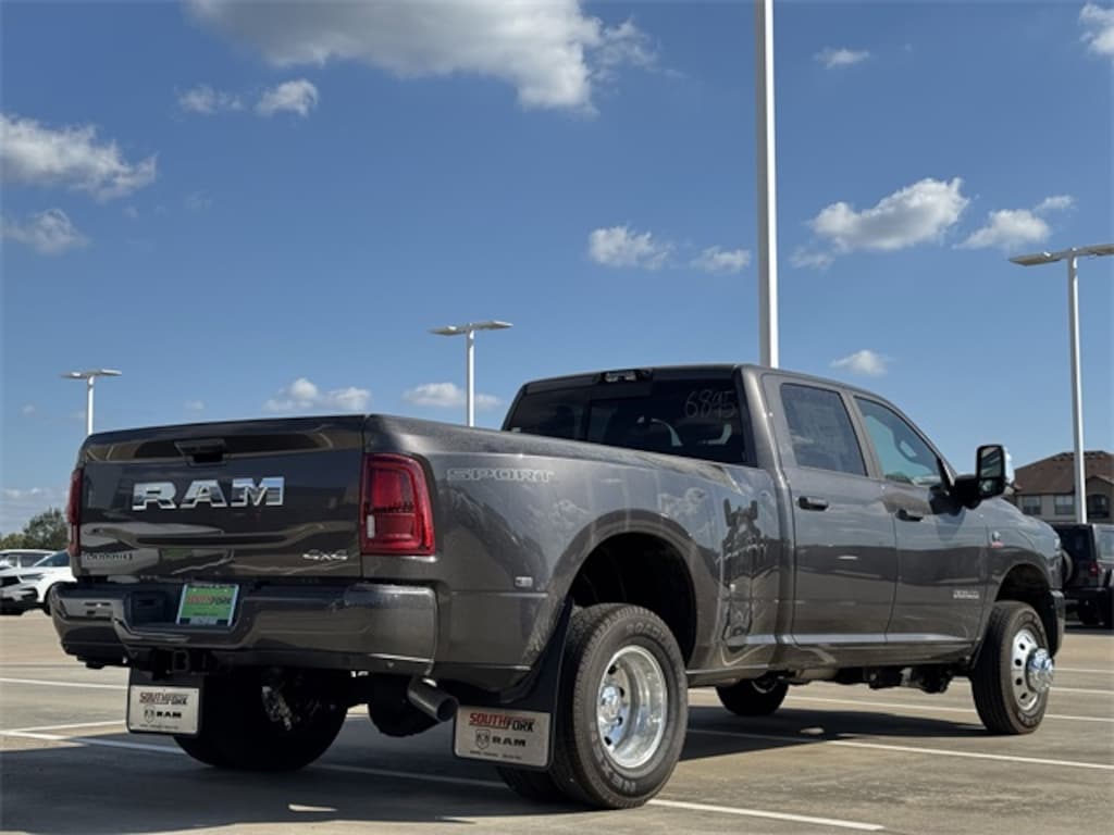 New 2026 Ram 3500 LARAMIE CREW CAB 4X4 8' BOX Pickup