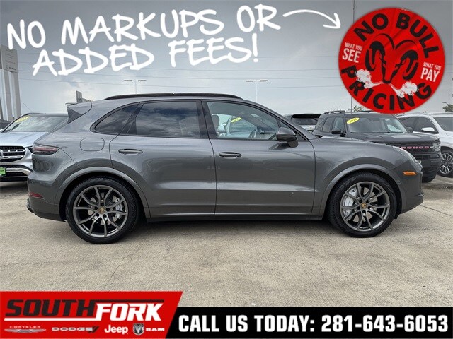 2020 Porsche Cayenne Turbo photo 3