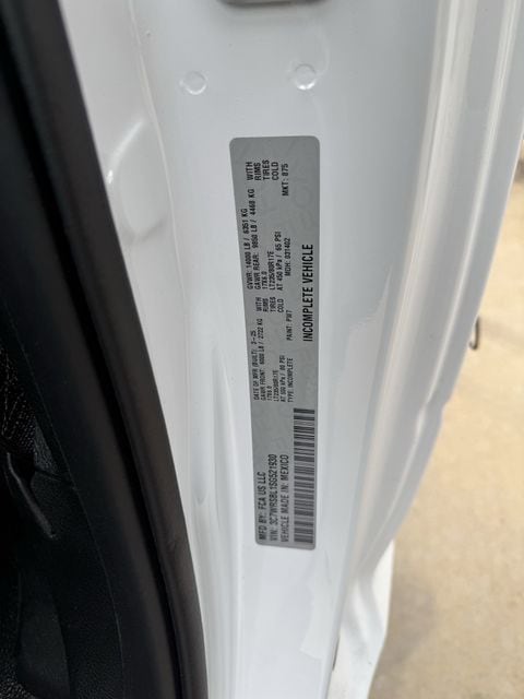 2025 RAM 3500 Chassis Tradesman - Photo 17