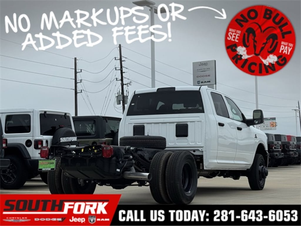 New 2025 Ram 3500 Chassis Cab 3500 TRADESMAN CREW CAB CHASSIS 4X4 60' CA Pickup