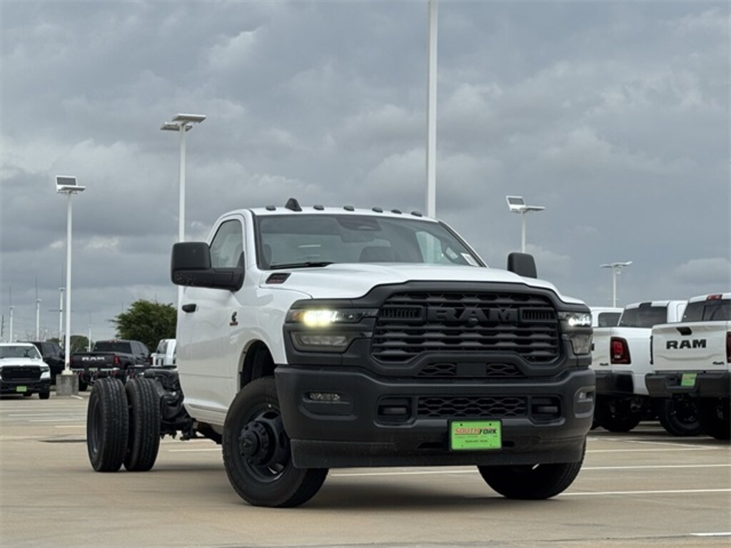 New 2025 Ram 3500 Chassis Cab 3500 TRADESMAN CHASSIS REGULAR CAB 4X2 84' CA Pickup