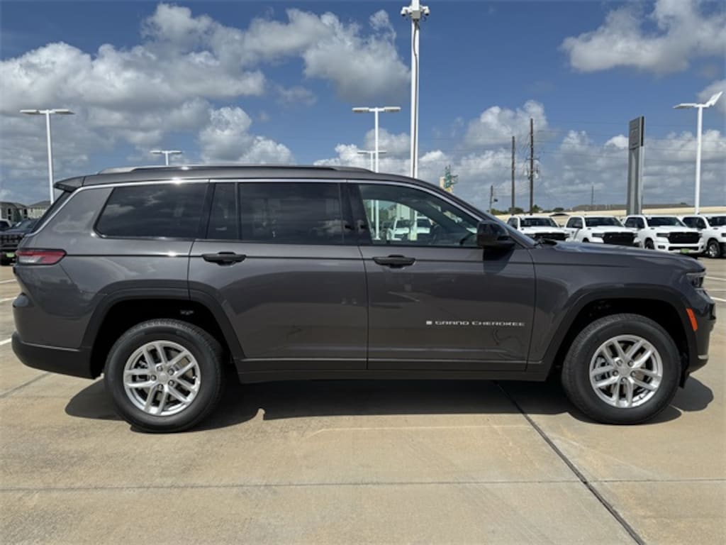 New 2025 Jeep Grand Cherokee L L LAREDO 4X2 Sport Utility