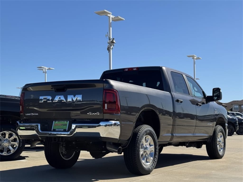 New 2025 Ram 2500 LONE STAR CREW CAB 4X4 6'4 BOX Pickup
