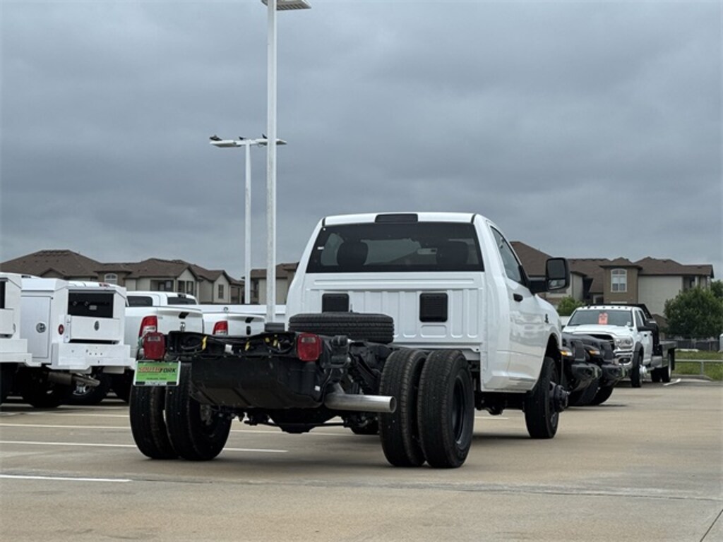 New 2025 Ram 3500 Chassis Cab 3500 TRADESMAN CHASSIS REGULAR CAB 4X4 84' CA Pickup