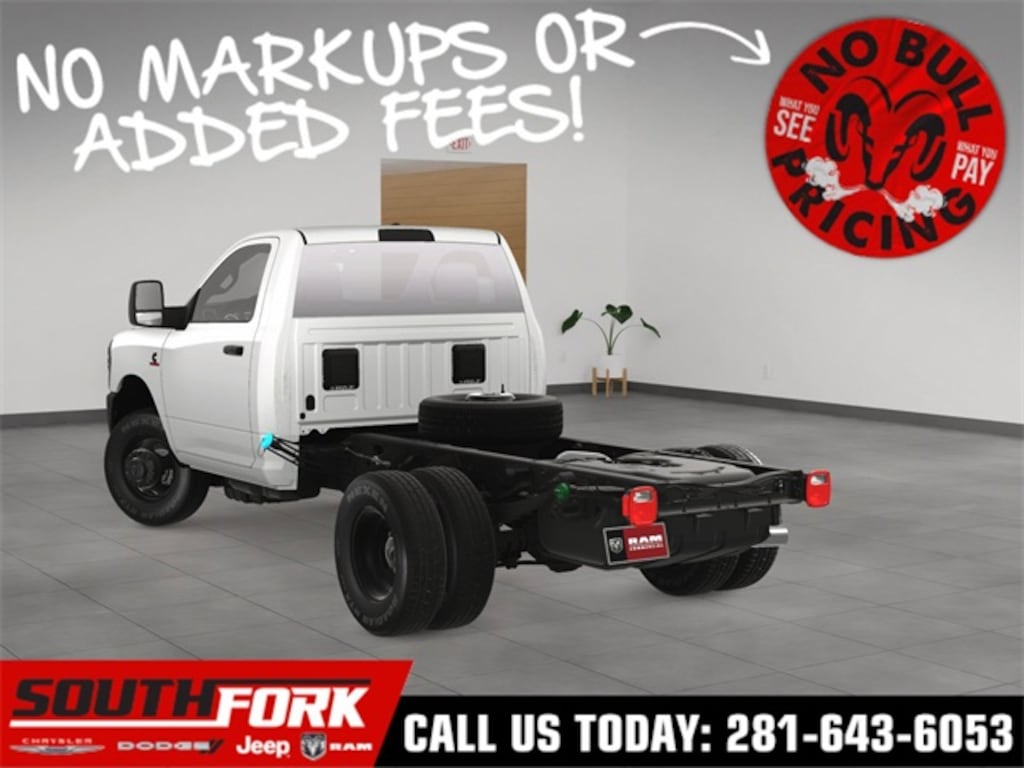 New 2025 Ram 3500 Chassis Cab 3500 TRADESMAN CHASSIS REGULAR CAB 4X2 60' CA Pickup