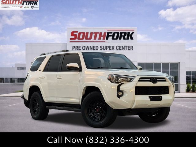 2022 Toyota 4Runner SR5's photo