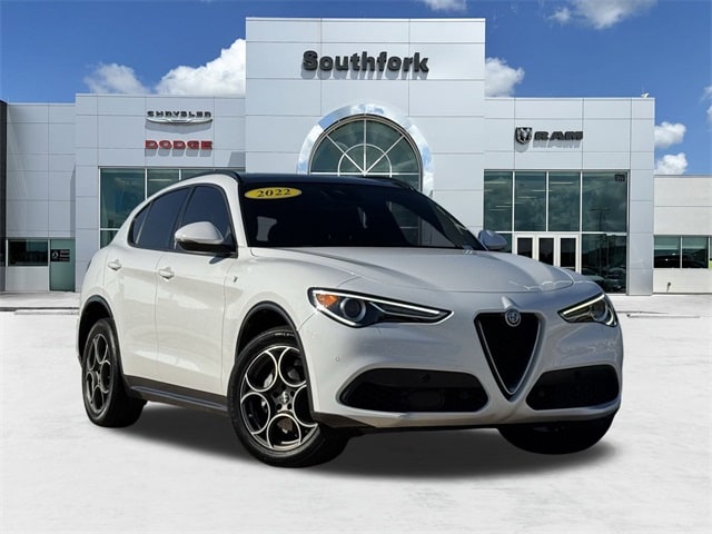 2022 Alfa Romeo Stelvio Ti's photo