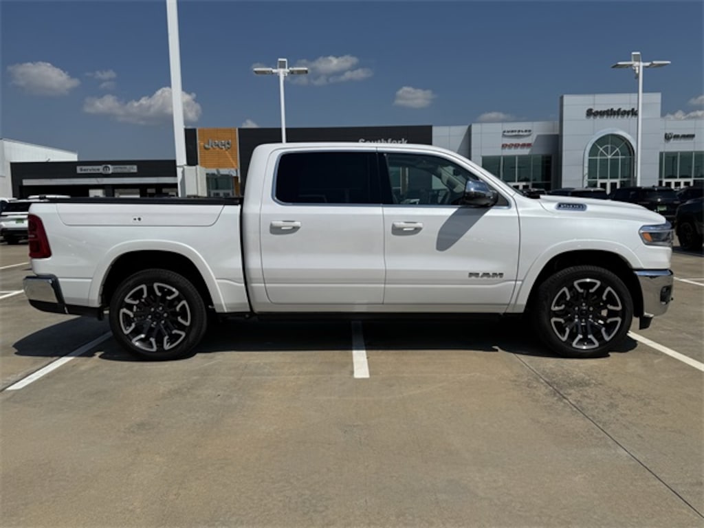 New 2026 Ram 1500 LIMITED LONGHORN CREW CAB 4X4 5'7 BOX Pickup