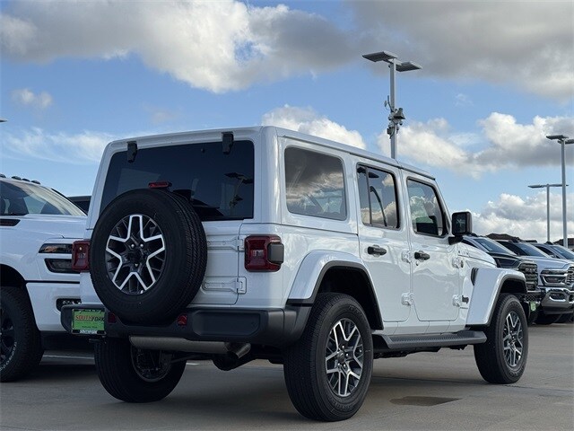 2026 Jeep Wrangler Sahara photo 4