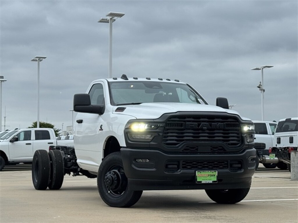 New 2025 Ram 3500 Chassis Cab 3500 TRADESMAN CHASSIS REGULAR CAB 4X4 84' CA Pickup