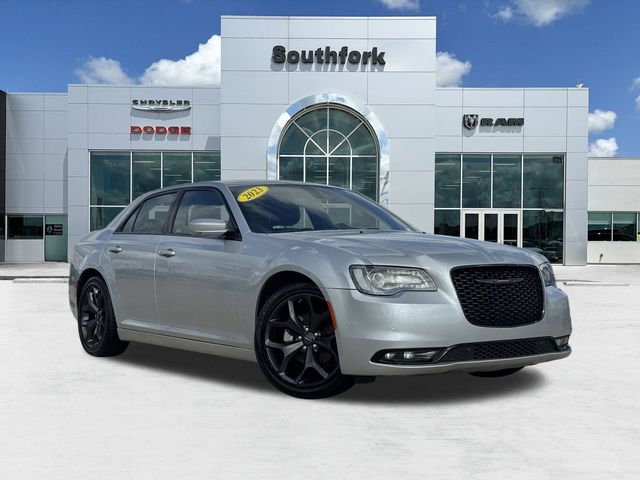 2023 Chrysler 300 S's photo