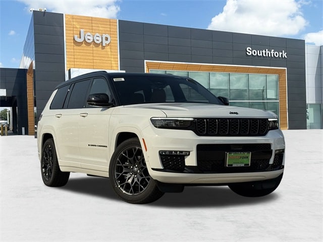 2025 Jeep Grand Cherokee L Summit's photo