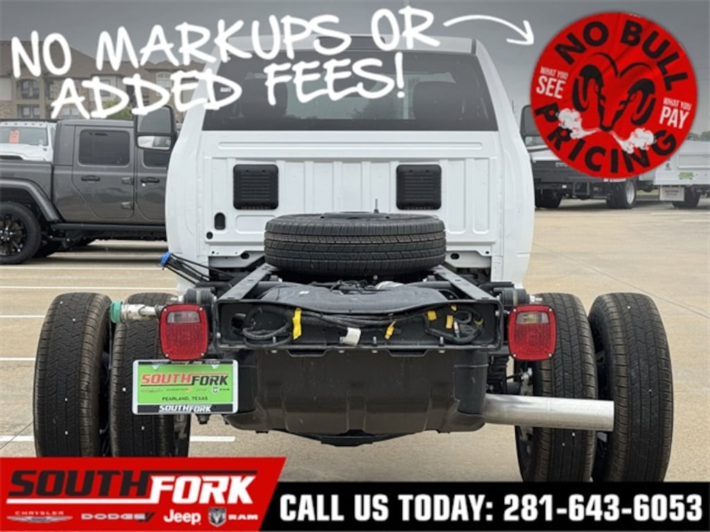 New 2025 Ram 3500 Chassis Cab 3500 TRADESMAN CHASSIS REGULAR CAB 4X4 84' CA Pickup