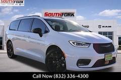 2026 Chrysler Pacifica LIMITED Passenger Van