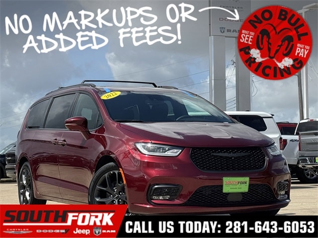 Used 2022 Chrysler Pacifica Limited with VIN 2C4RC1GGXNR143333 for sale in Manvel, TX