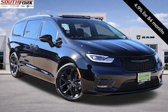 2026 Chrysler Pacifica LIMITED Passenger Van