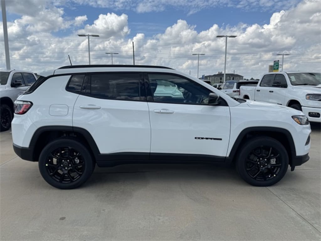 New 2026 Jeep Compass LATITUDE ALTITUDE 4X4 Sport Utility