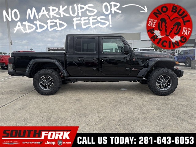 2025 Jeep Gladiator Mojave photo 2