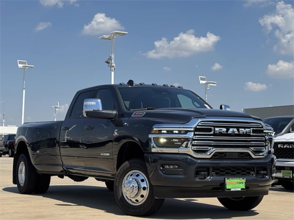 New 2026 Ram 3500 LARAMIE CREW CAB 4X4 8' BOX Pickup