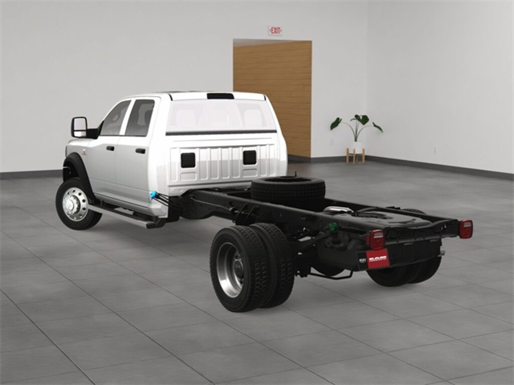 New 2024 Ram 4500 Chassis Cab 4500 TRADESMAN CHASSIS CREW CAB 4X2 84' CA Pickup