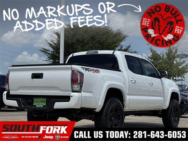 2022 Toyota Tacoma TRD Sport photo 2